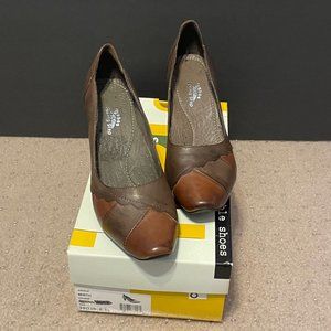Spring Step Mirth Brown Pumps